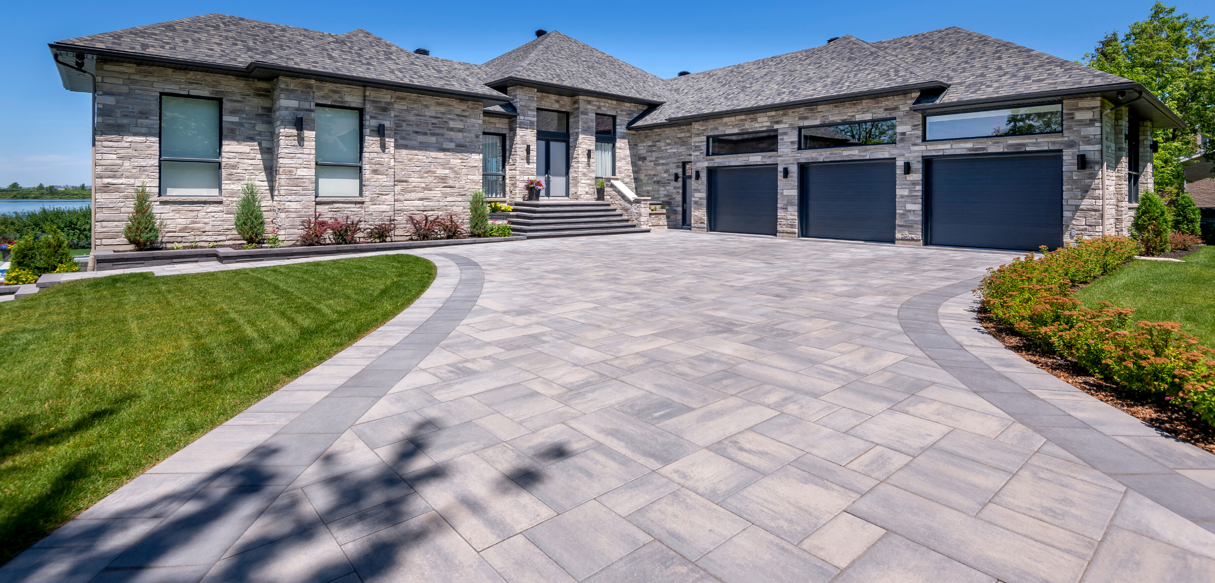 Rinox Hardscaping Driveway 