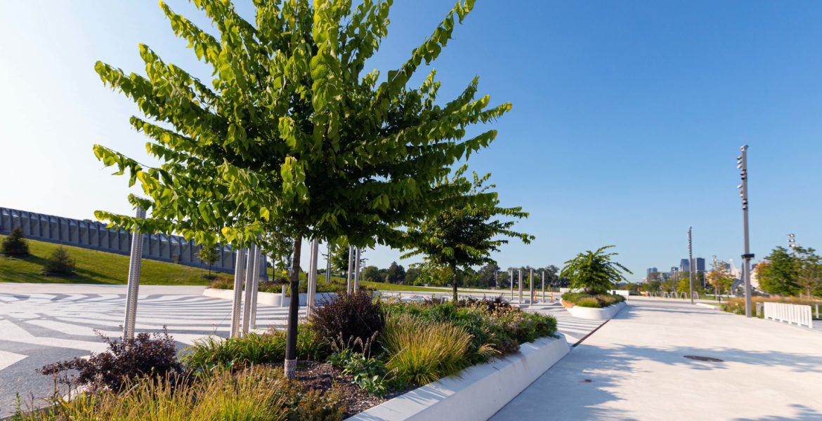 Jean Drapeau Park landscape border